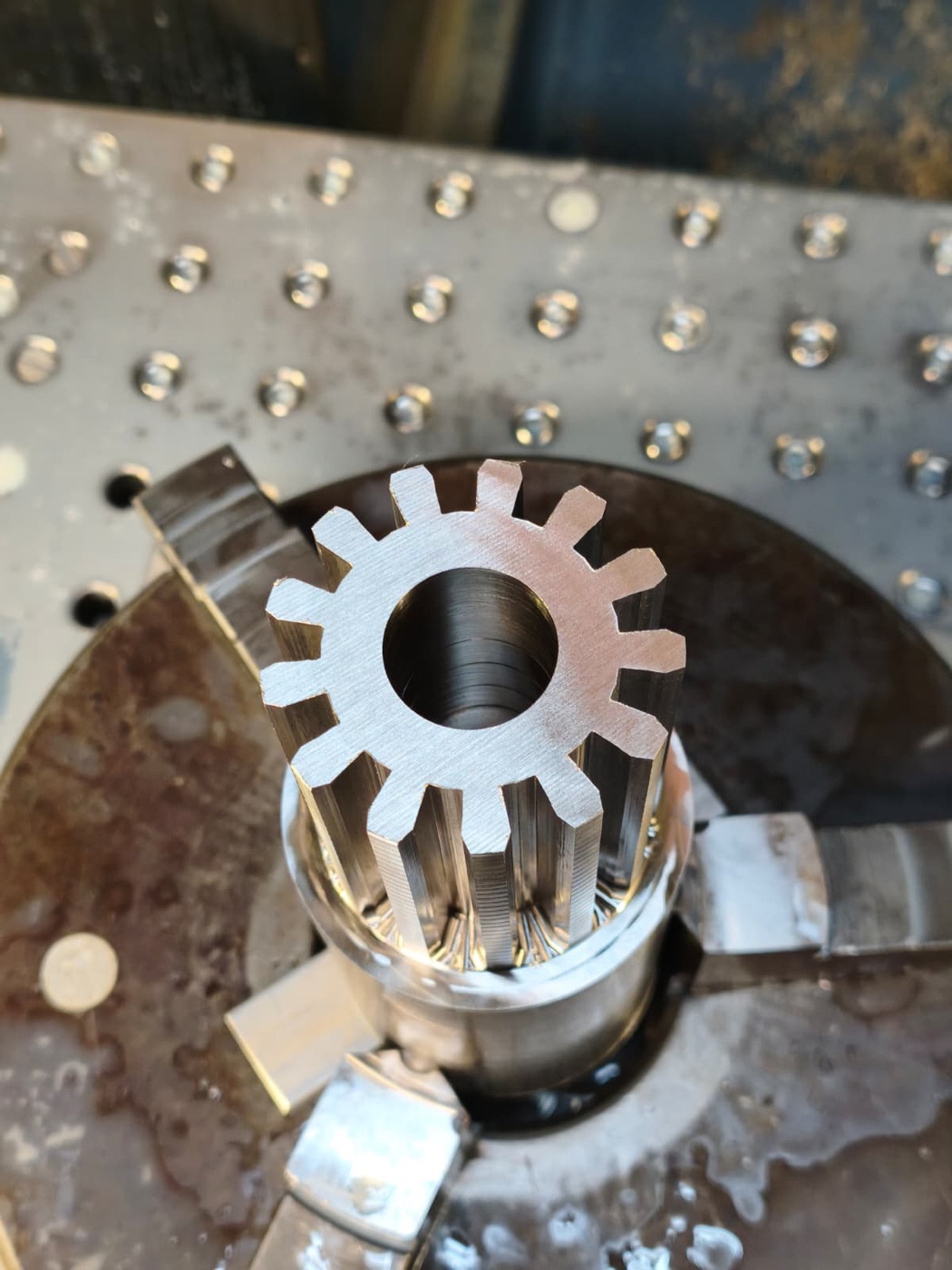 Realisiertes Edelstahl-Werkstück aus der Zerspanung bei Weiss Apparatebau